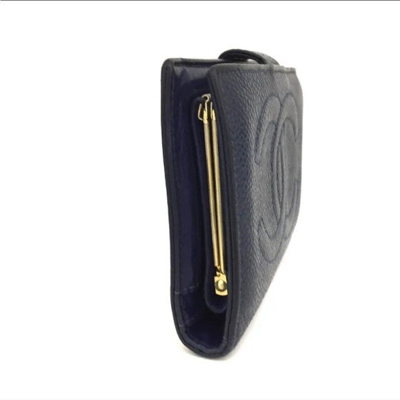 /1J1135 CHANEL CC Logo Caviar Skin Bifold Wallet - Picture 2 of 9